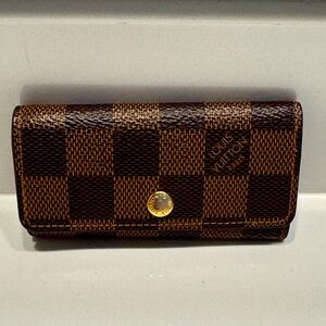 Authentic Louis Vuitton Damier Ebene Key Holder